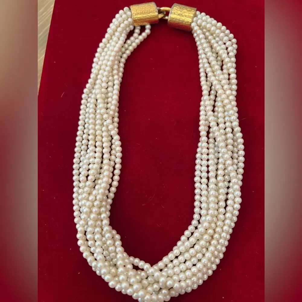 Vintage faux pearl necklace